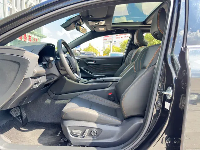 Toyota Avalon — Фото автомобиля 7