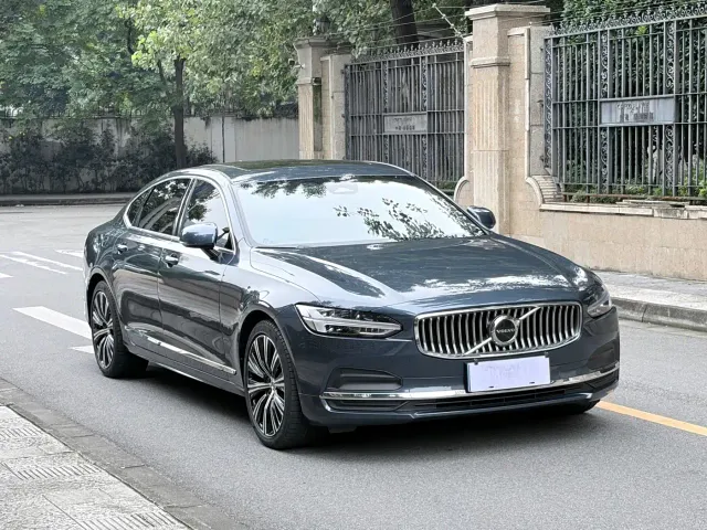 Volvo S90 — Фото автомобиля 3