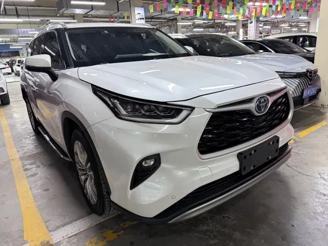 Toyota Highlander — Фото автомобиля 3