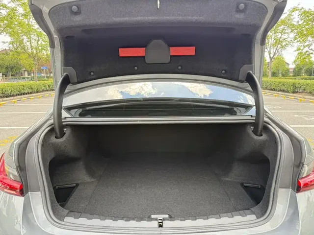 BMW i3 — Фото автомобиля 8