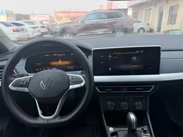Volkswagen Lavida — Фото автомобиля 12