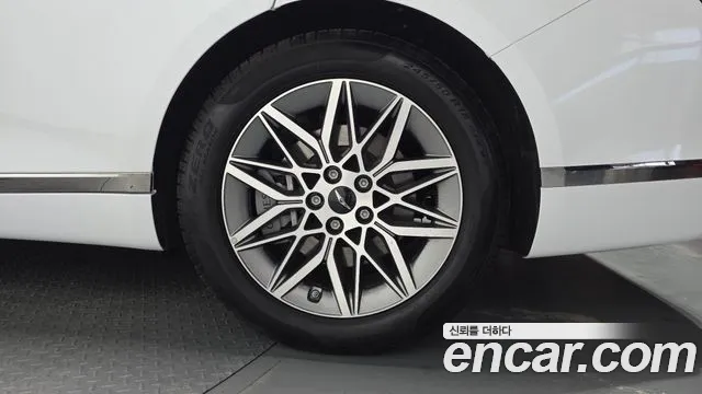 Genesis G80 Бензин 2.5 турбо AWD — Фото автомобиля 17