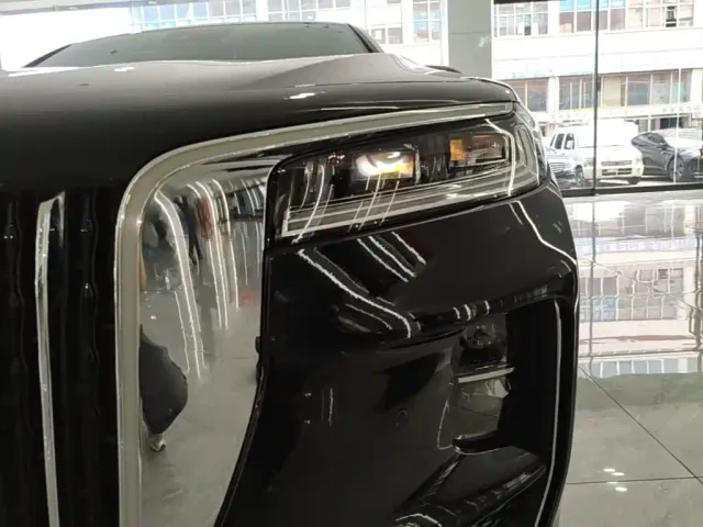 Hongqi H9 — Фото автомобиля 23
