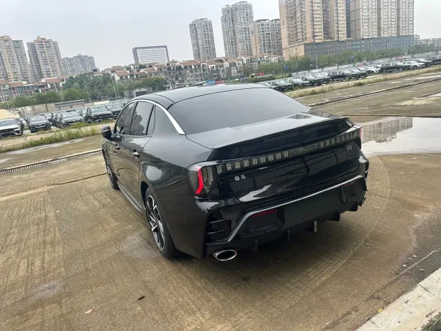 Lynk & Co 03 — Фото автомобиля 16