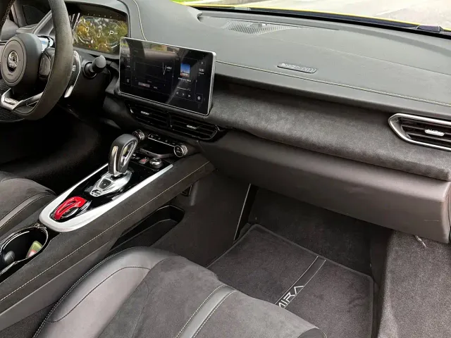 Lotus Emira — Фото автомобиля 13