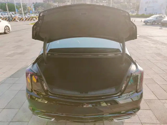 Cadillac CT5 — Фото автомобиля 16