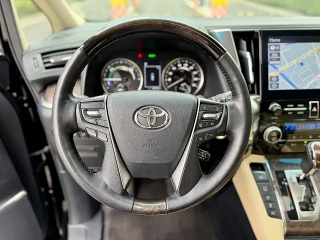 Toyota Vellfire — Фото автомобиля 10