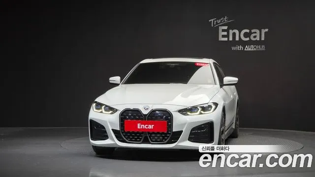 BMW i4 — Фото автомобиля 3