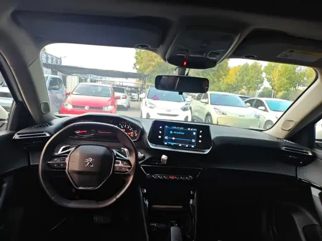 Peugeot 2008 — Фото автомобиля 9
