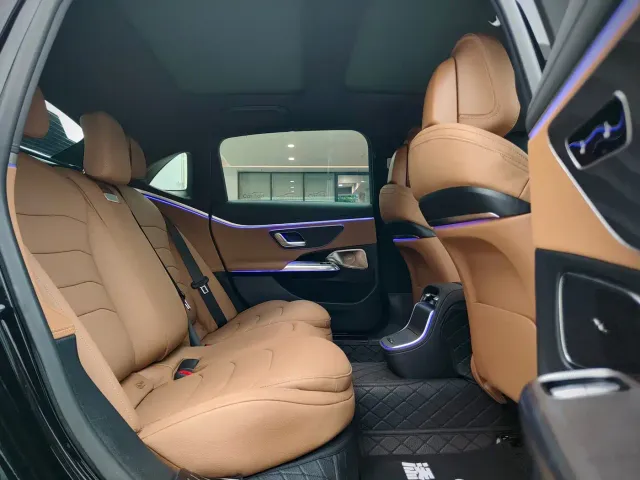 Mercedes-Benz E-Class — Фото автомобиля 15