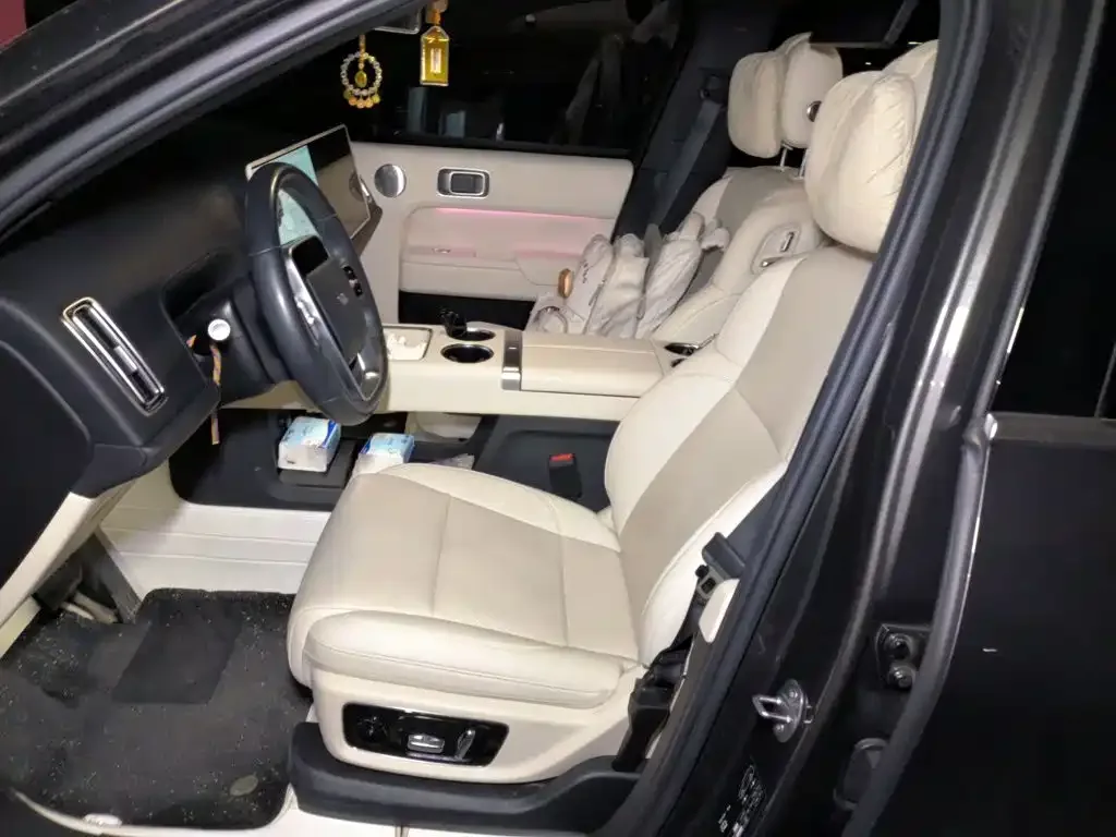 Li Auto Li Xiang L9 2024 Pro — Фото автомобиля 11