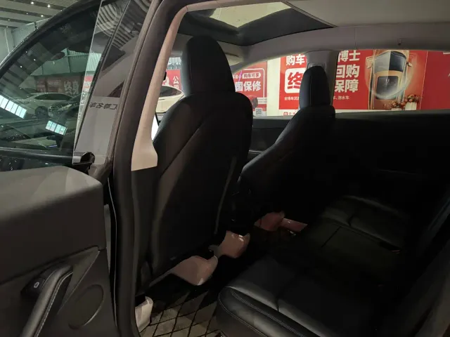 Tesla Model Y — Фото автомобиля 9