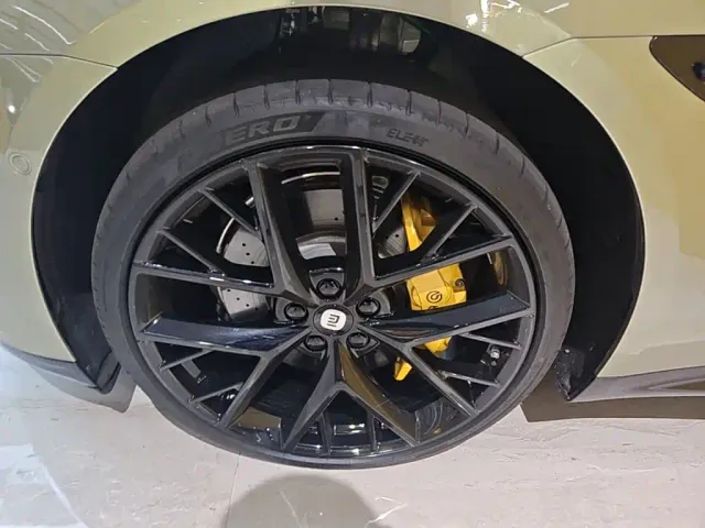 Xiaomi SU7 — Фото автомобиля 22