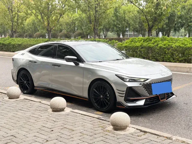 Фотография автомобиля — Changan UNI-V