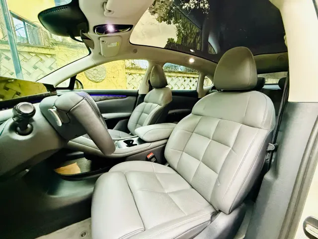 IM Motors LS6 — Фото автомобиля 12