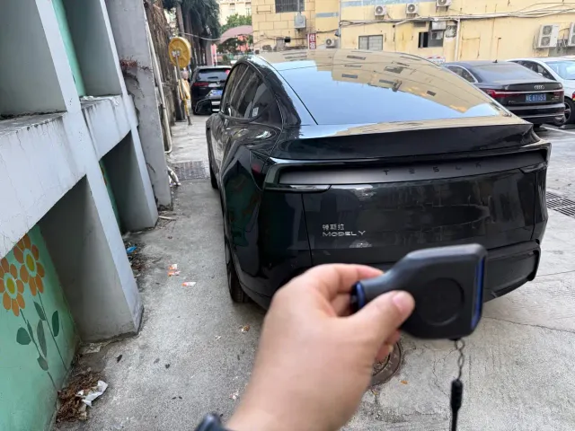 Tesla Model Y — Фото автомобиля 10