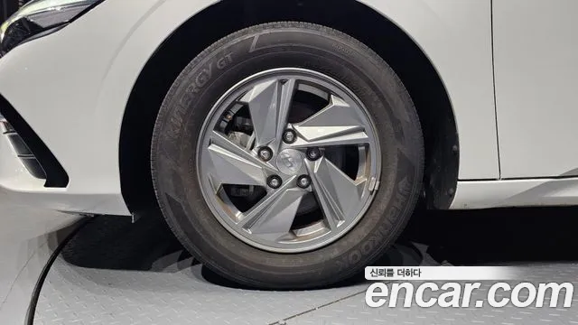 Hyundai Avante CN7 — Фото автомобиля 5