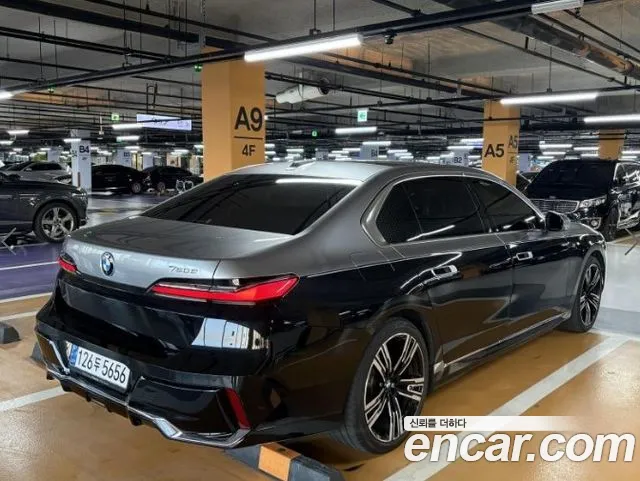 BMW 7 Series G70 — Фото автомобиля 5