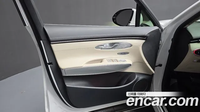 Genesis GV70 — Фото автомобиля 13
