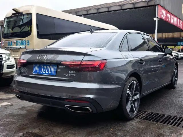 Audi A4L — Фото автомобиля 11