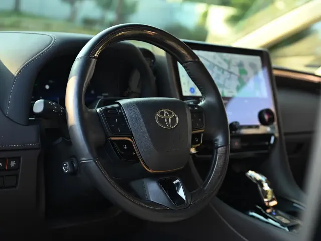 Toyota Alphard — Фото автомобиля 8