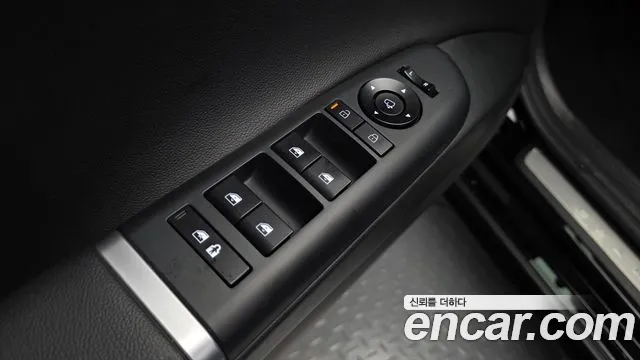 Hyundai Grandeur Grandeur (GN7) 2.5 Бензин 2WD — Фото автомобиля 8