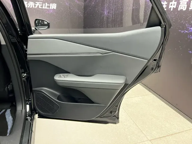 Toyota bZ3 — Фото автомобиля 21