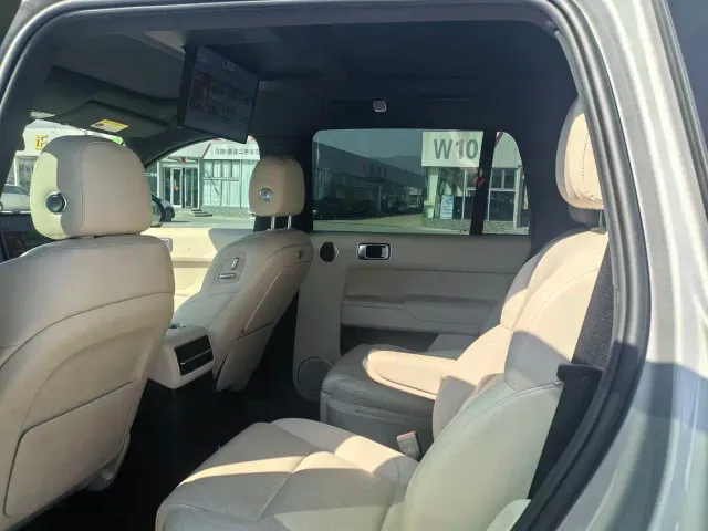 Li Auto L9 — Фото автомобиля 6