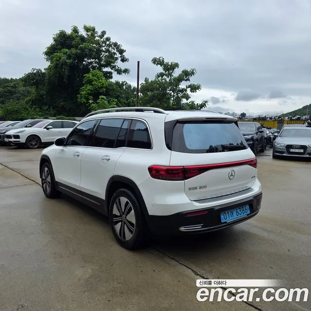 Mercedes-Benz EQB X243 — Фото автомобиля 4
