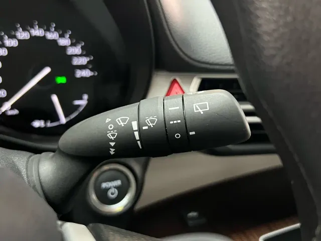 Toyota Sienna — Фото автомобиля 22