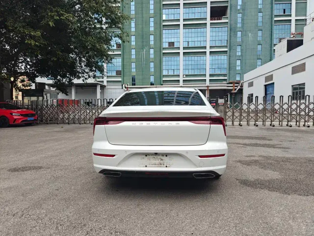 Bestune B70 — Фото автомобиля 24