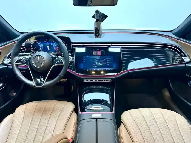 Mercedes-Benz E-Class — Фото автомобиля 13
