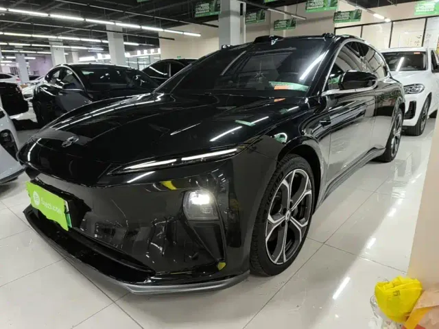 Фотография автомобиля — Nio ET5 Touring