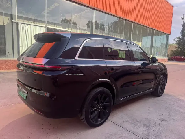 Li Auto L8 — Фото автомобиля 9