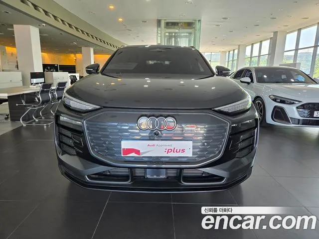 Audi Q6 e-tron — Фото автомобиля 3
