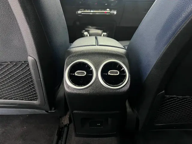 Mercedes-Benz A-Class — Фото автомобиля 16