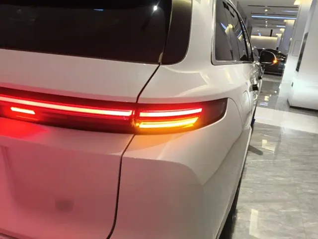 Li Auto L7 — Фото автомобиля 7