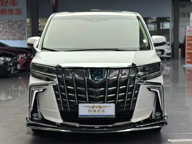 Toyota Alphard — Фото автомобиля 3