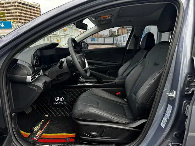Hyundai Elantra — Фото автомобиля 6