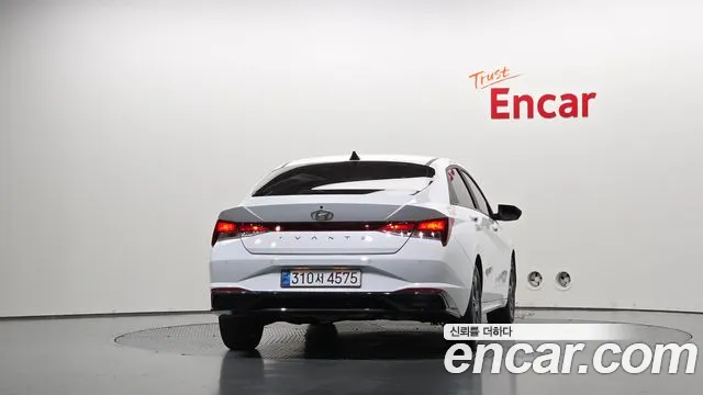 Hyundai Avante CN7 — Фото автомобиля 4