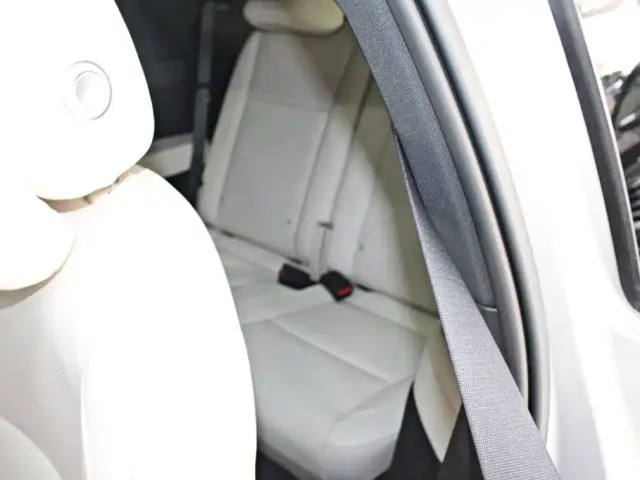 Li Auto L8 — Фото автомобиля 11