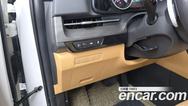 Kia Carnival Generation 4 — Фото автомобиля 27
