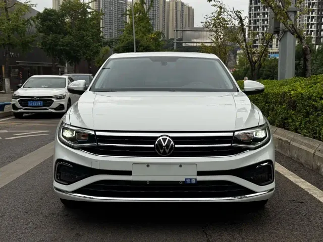 Volkswagen Bora — Фото автомобиля 2