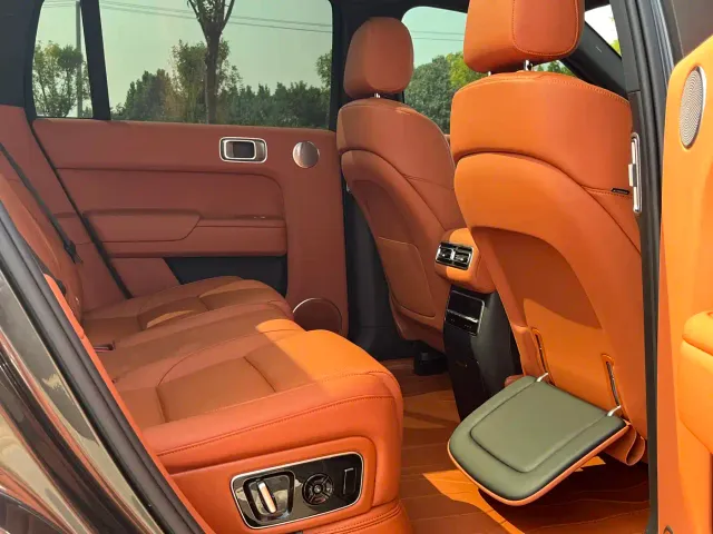 Li Auto L7 — Фото автомобиля 16