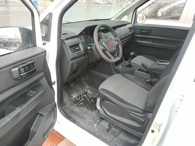Wuling Hongguang Plus — Фото автомобиля 15