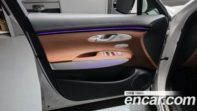 Genesis GV70 — Фото автомобиля 13