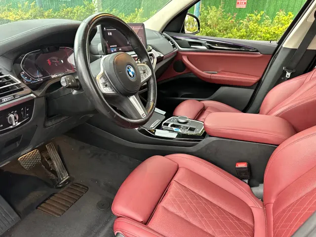BMW iX3 — Фото автомобиля 9