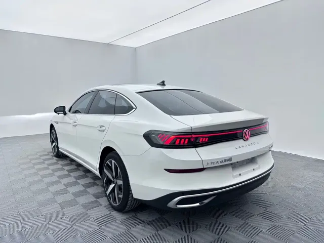 Volkswagen Lamando — Фото автомобиля 4