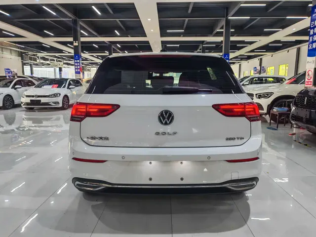 Volkswagen Golf — Фото автомобиля 5