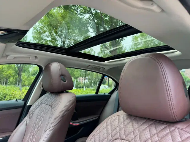 BMW 3 Series — Фото автомобиля 11